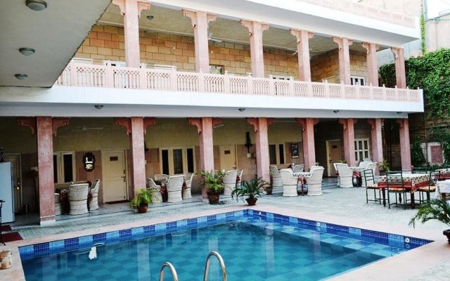Suryaa Villa - A City Centre Hotel