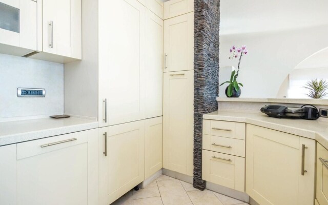 Beautiful Home in Rijeka With Wifi and 5 Bedrooms