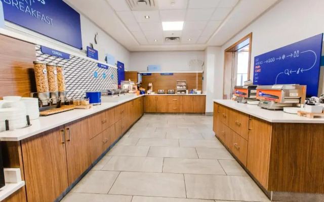 Holiday Inn Express & Suites West Edmonton - Mall Area by IHG