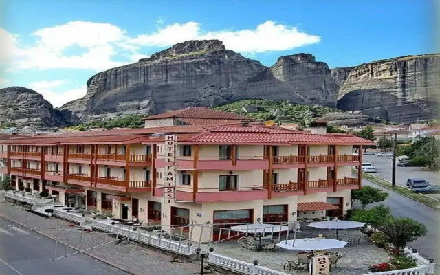 Famissi Hotel