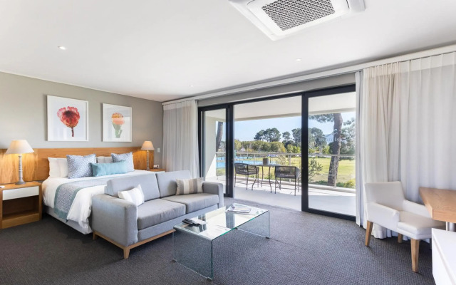 Pearl Valley Hotel by Mantis