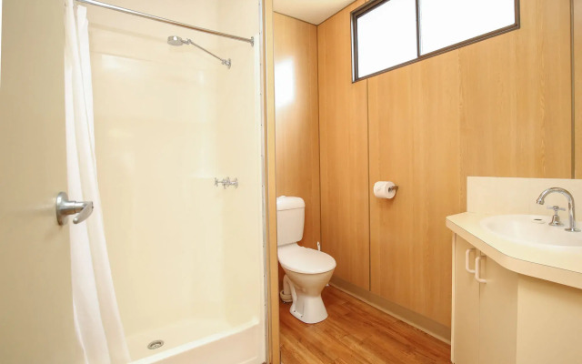 Aquarius All Suite Apartments