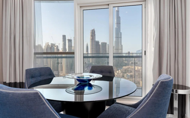 SuperHost- Stunning Burj View 2BR in Downtown Dubai