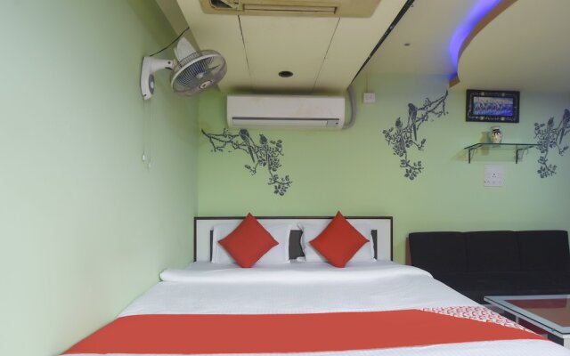 Oyo 60767 Dolphin Hotel