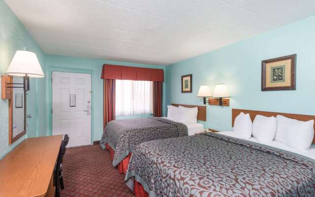 Days Inn & Suites by Wyndham Springfield on I-44