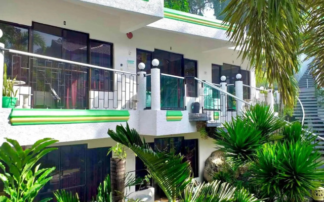 Turtle Inn Resort