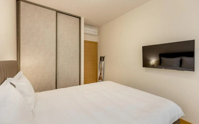 Athos Square Apartments