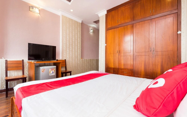 OYO 560 Le Ngan Phung Hotel