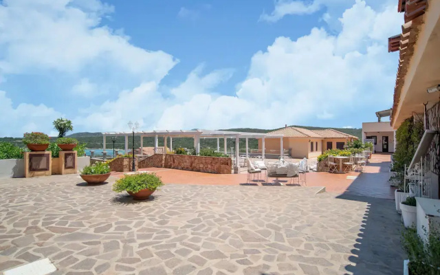 Serene Apartment in Marinella Near Beach