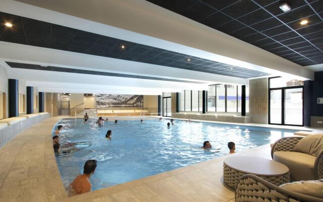 Apartment with spa at the foot of the Grandes Rousses massif