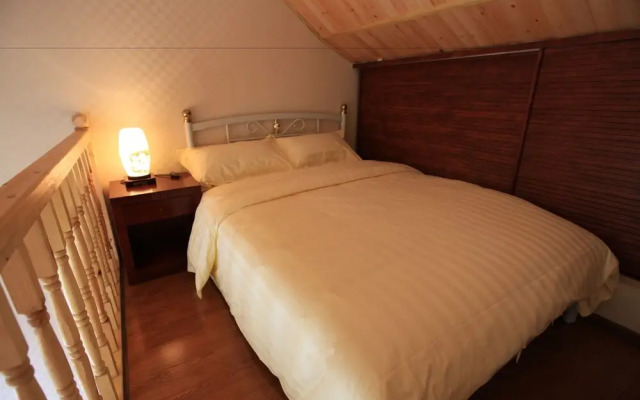 Zhantan Courtyard Hotel