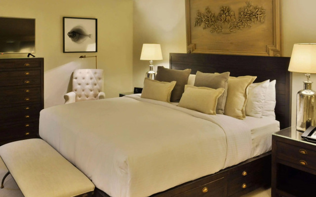 Fairmont Royal Pavilion