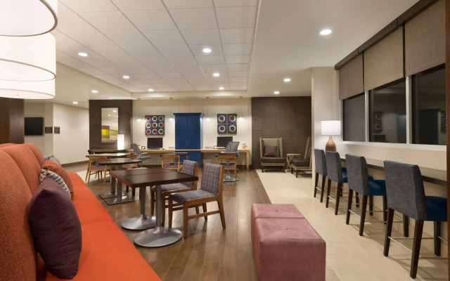 Home2 Suites by Hilton Glendale - Westgate