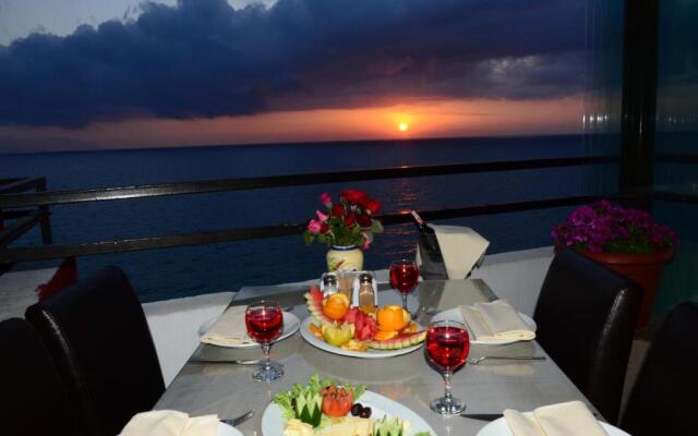 Sunday Beach Hotel