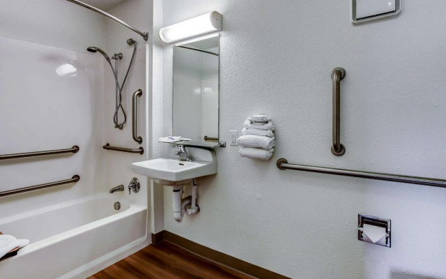 Motel 6 Coos Bay, OR