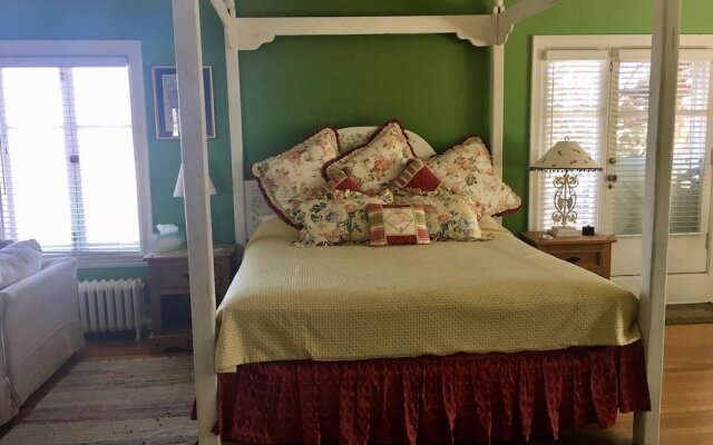 The Villa Bed & Breakfast - Adults Only