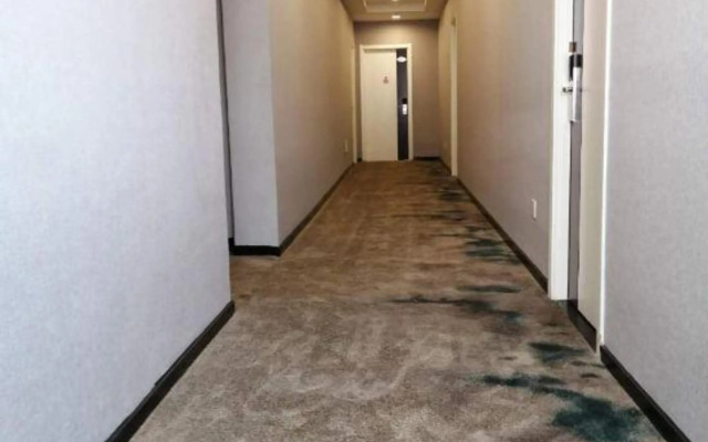 Homeinn Hotel (Nanchang Bayi Square Second Affiliated Hospital)