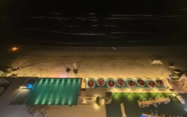 Cloud Coast Hotel
