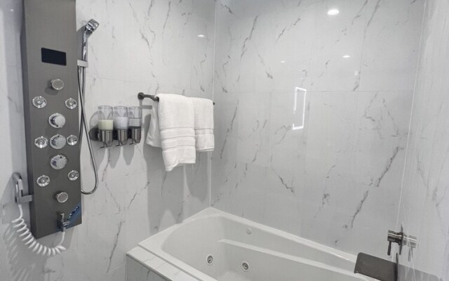 Omeo Suites
