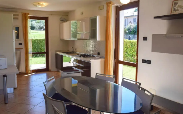 Great and Colourful Apartment Near Bardolino