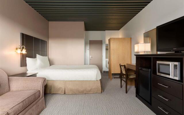 Travelodge by Wyndham Baie-Comeau