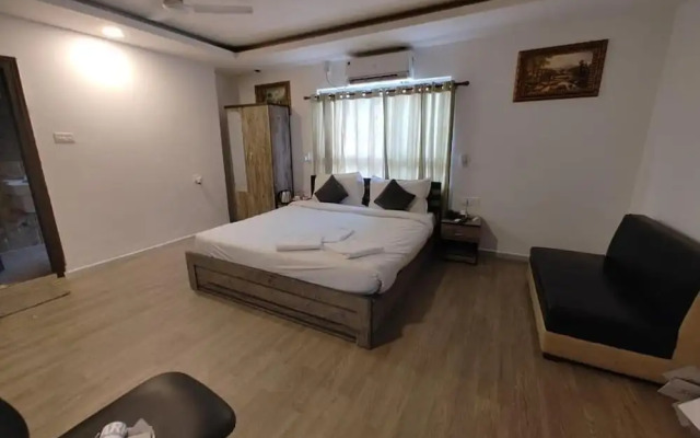 OYO Flagship 14647 Hotel Grand Majesty