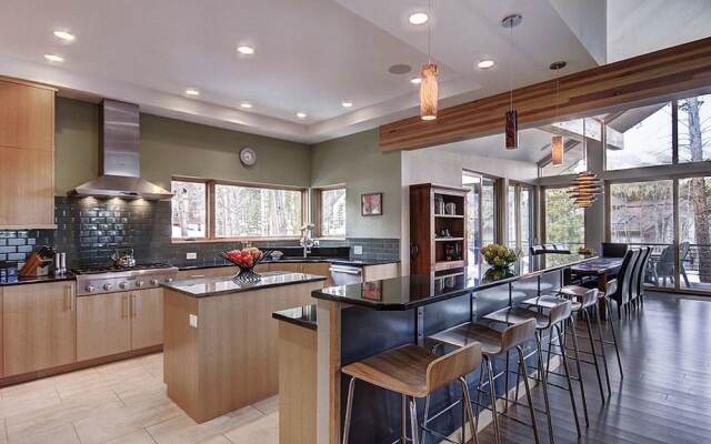 Cloud  4 Bedroom Home by RedAwning