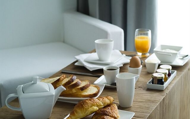 Pol Hotel
