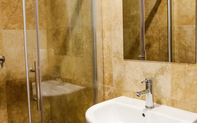 Follow the Sun Boutique Hostel - Pool, Breakfast & Sea Views