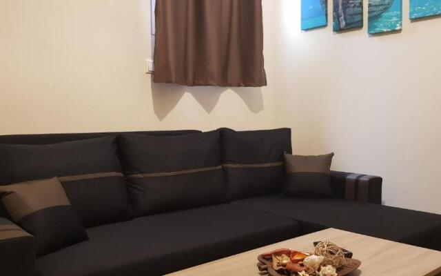 City's Center Lux. Apt.Up 4 persons and BBQ