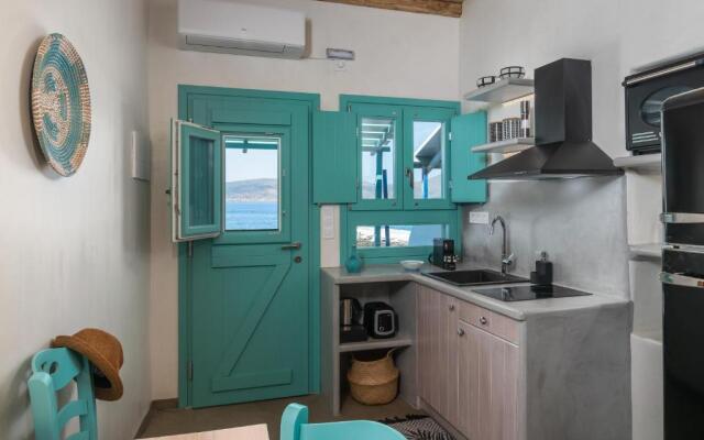 Turquoise Boathouse in Klima II