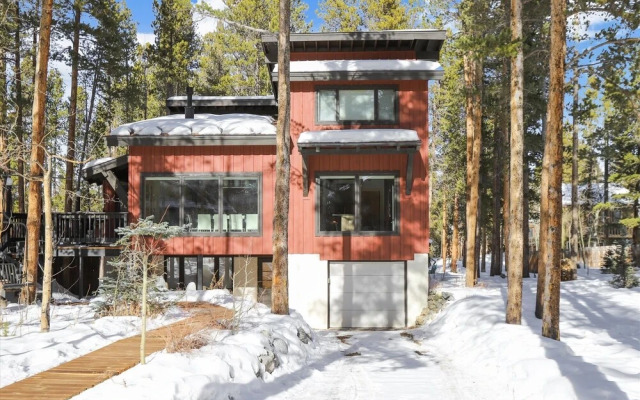 Red Feather 5 Bedroom Home by Redawning