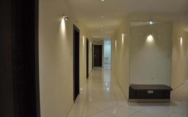 Shivdhara Hotel & Residence