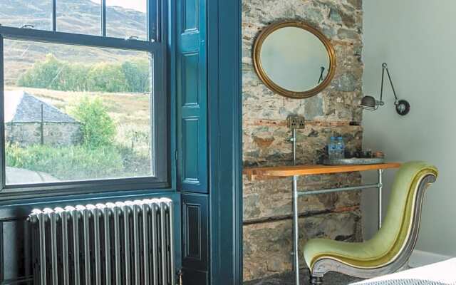 Suie Hunting Lodge