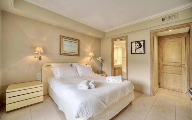 IMMOGROOM - 2 BR - Air conditioning - Wifi - Terrace - Common parking