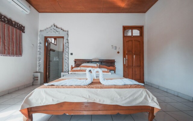 Lovina Palace