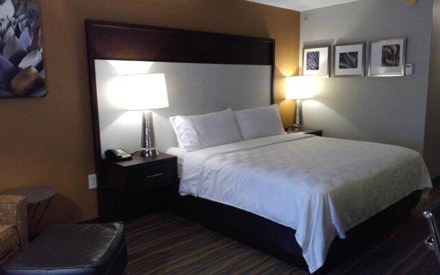 Holiday Inn & Suites Albuquerque-North I-25, an IHG Hotel