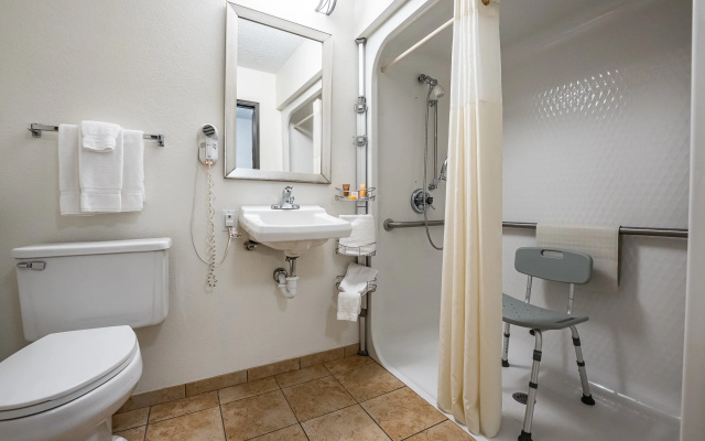 Christopher Inn and Suites