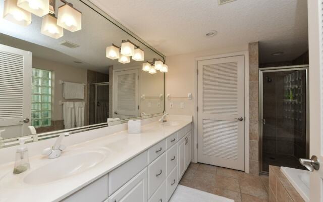 Siesta Key Paradise by Beachside Mgmt.