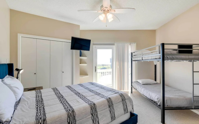 Pet-friendly Galveston Home w/ Wraparound Deck