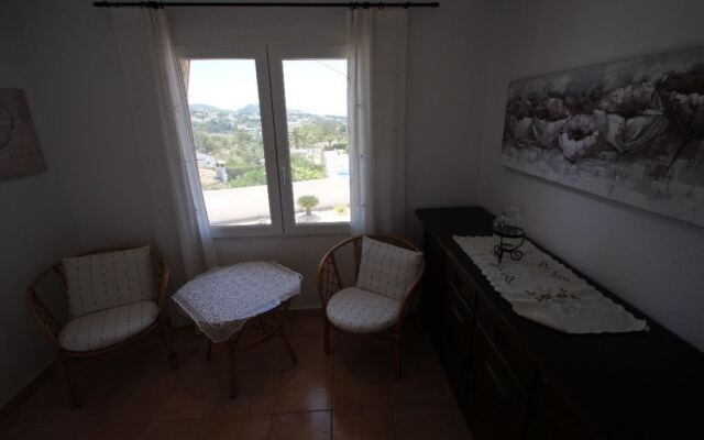 Golondrina - panoramic hillside holiday house in Moraira