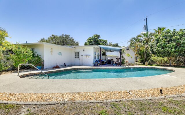 Charming Bradenton Home w/ Yard - Walk to Beach!