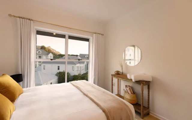 2 Bedroom Apartment, Princess Beach Club, Houtbay