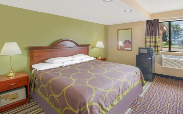 Super 8 by Wyndham Knoxville