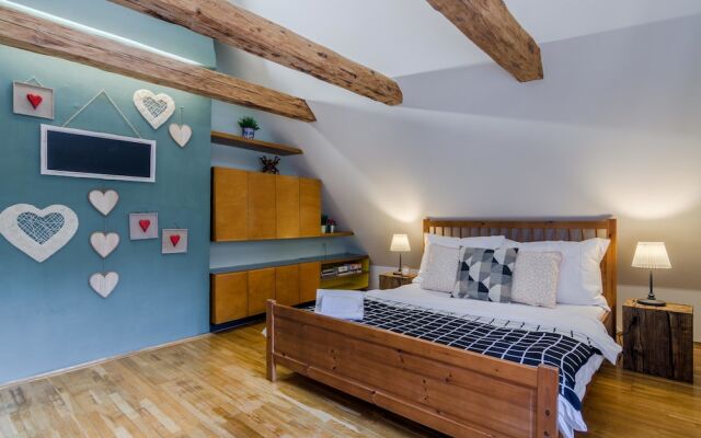 Old Town square APT by Michal&Friends