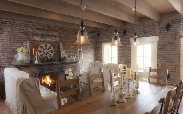 Maison Fleurie, A Four Sisters Inn