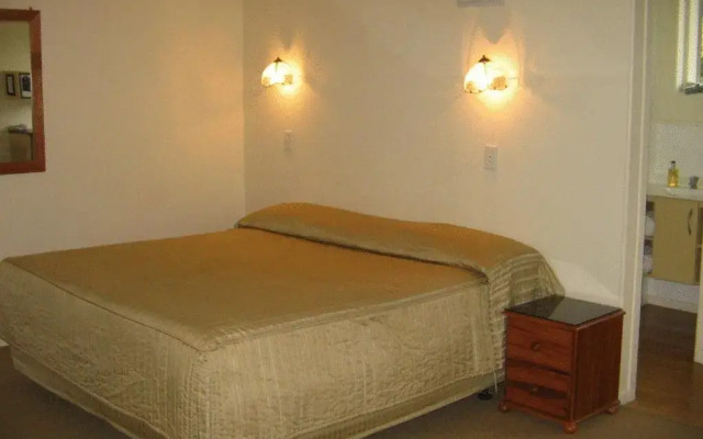 Shortland Court Motel