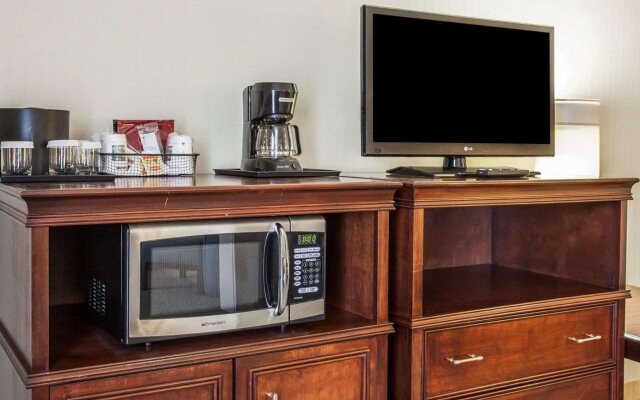 Quality Inn & Suites Everett