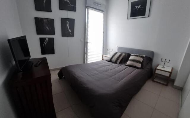 Superbe appartement en résidence - Salon de Prç