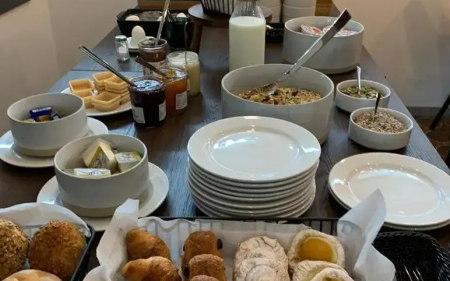 Hotel Clement - Bed & Breakfast